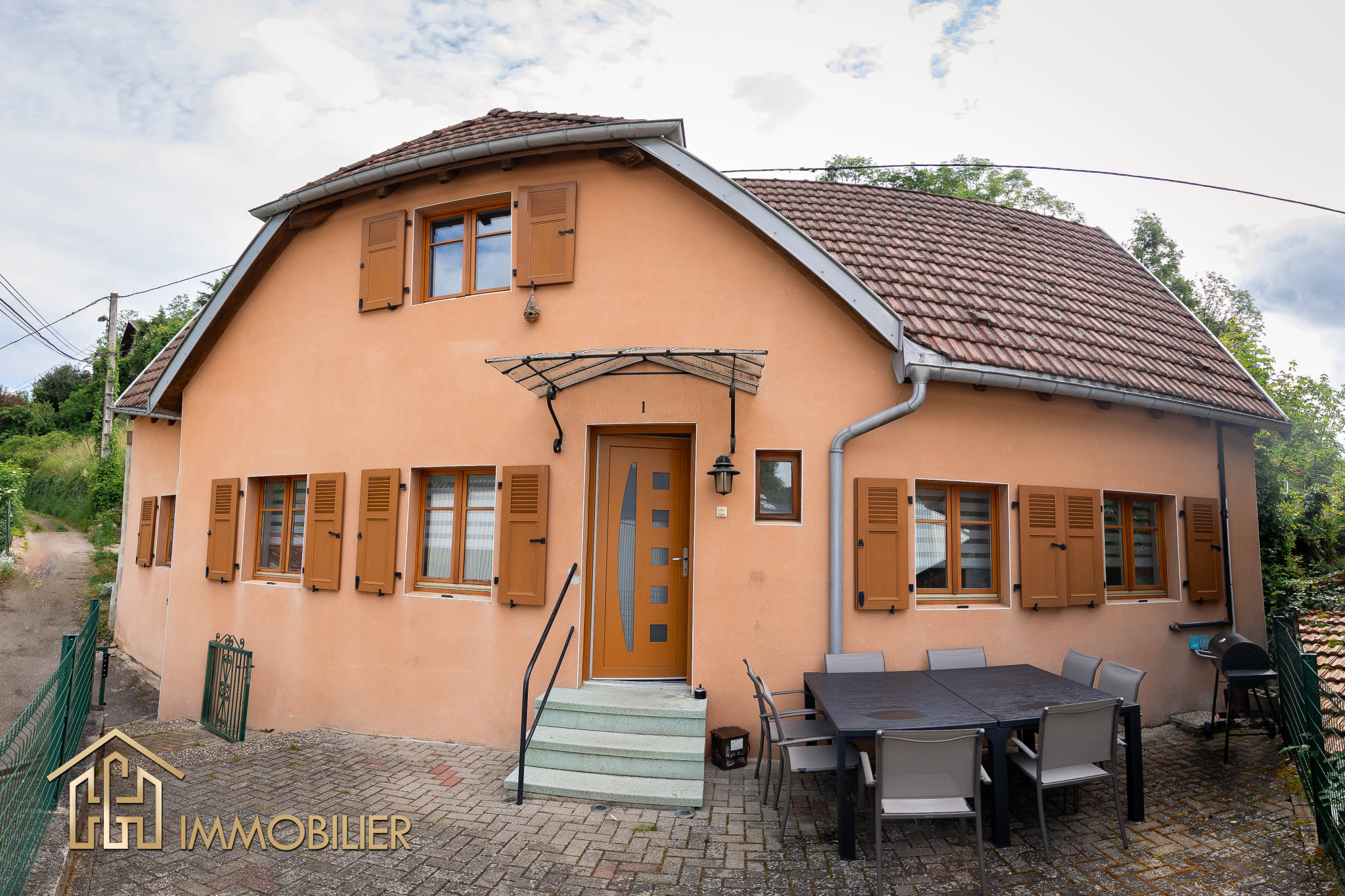Maison avec terrasse à vendre à Sainte-Croix-Aux-Mines (68) — photo 1 sur 8